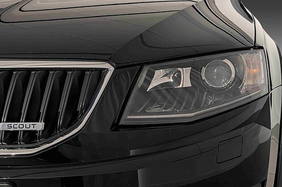 Skoda Octavia Scout 9 of 30