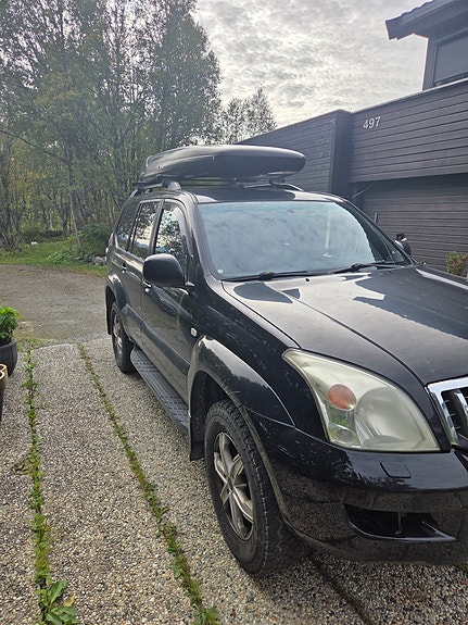 Toyota Land Cruiser 2 of 6