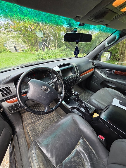 Toyota Land Cruiser 5 of 6