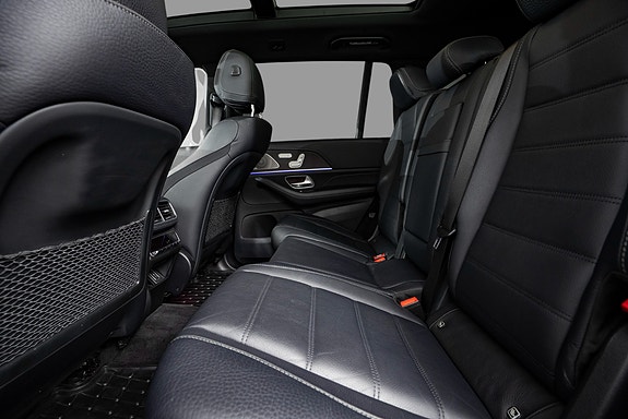 Mercedes-Benz GLS580 23 of 26