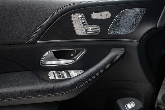 Mercedes-Benz GLS580 9 of 26