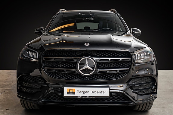 Mercedes-Benz GLS580 2 of 26