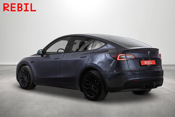 Tesla Model Y 5 of 28
