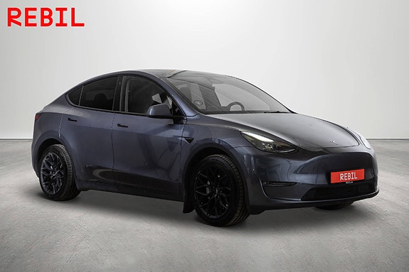 Tesla Model Y 4 of 28