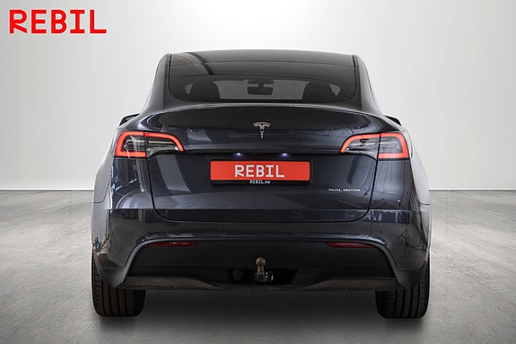 Tesla Model Y 6 of 28
