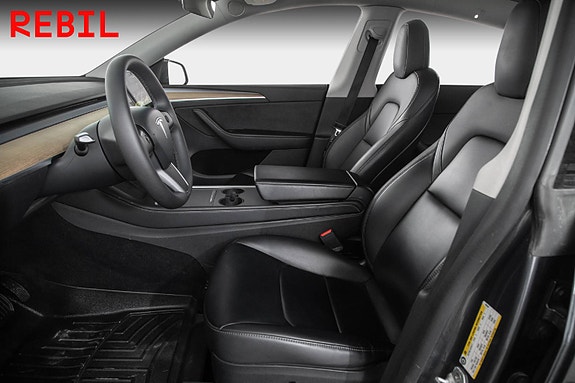 Tesla Model Y 8 of 28