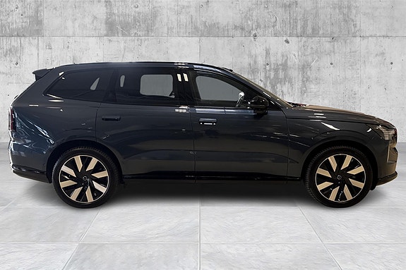Volvo EX90 6 of 23