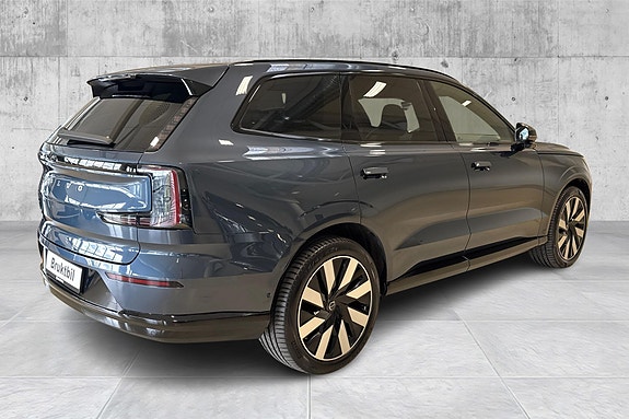 Volvo EX90 5 of 23
