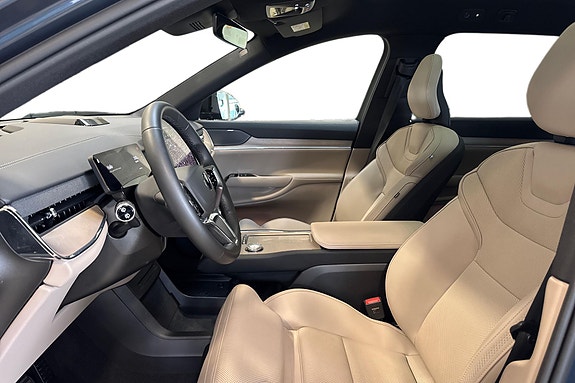 Volvo EX90 10 of 23