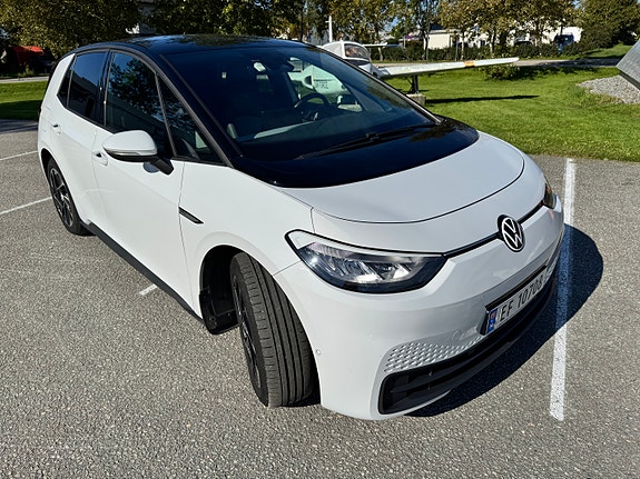 Volkswagen ID.3 3 of 17
