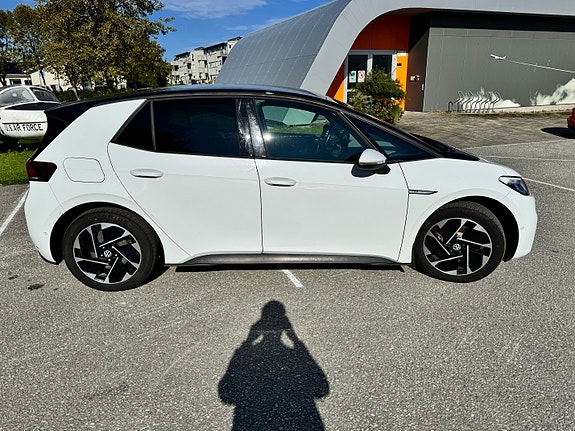 Volkswagen ID.3 4 of 17
