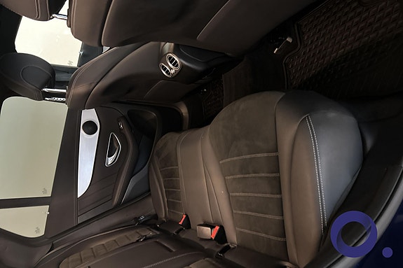 Mercedes-Benz EQC400 23 of 24