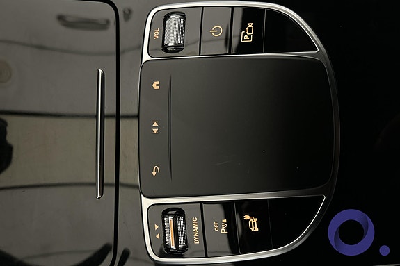 Mercedes-Benz EQC400 18 of 24