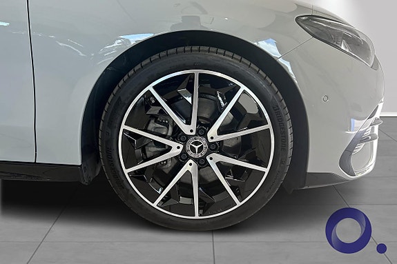 Mercedes-Benz CLA350 10 of 20