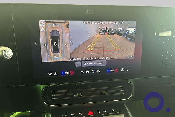 Mercedes-Benz CLA350 16 of 20