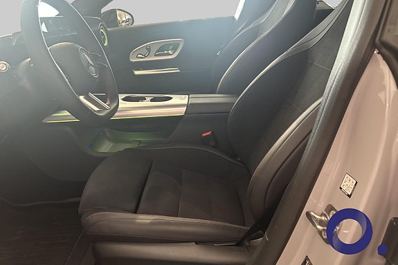 Mercedes-Benz CLA350 12 of 20