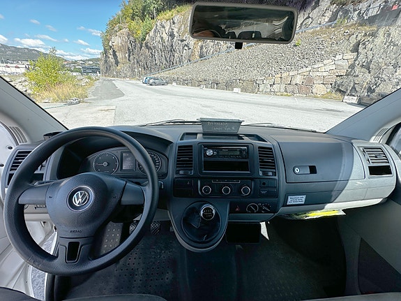 Volkswagen Transporter 12 of 26