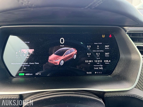 Tesla Model X 29 of 30