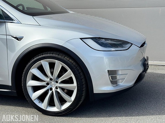 Tesla Model X 8 of 30