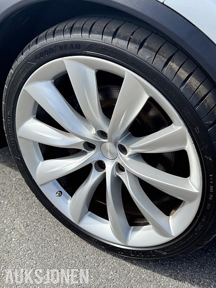 Tesla Model X 30 of 30