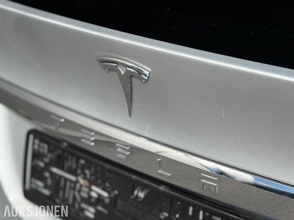 Tesla Model X 22 of 30