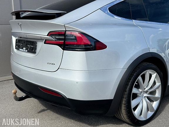 Tesla Model X 5 of 30