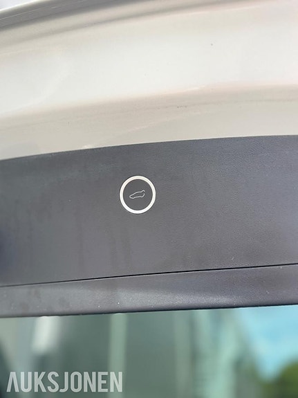 Tesla Model X 26 of 30