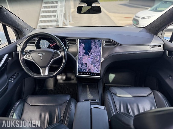 Tesla Model X 12 of 30