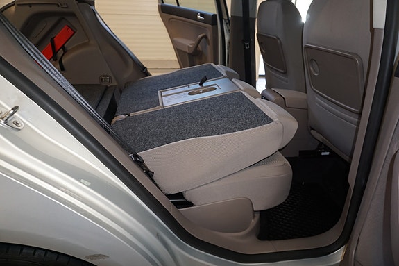 Volkswagen Golf Plus 22 of 30
