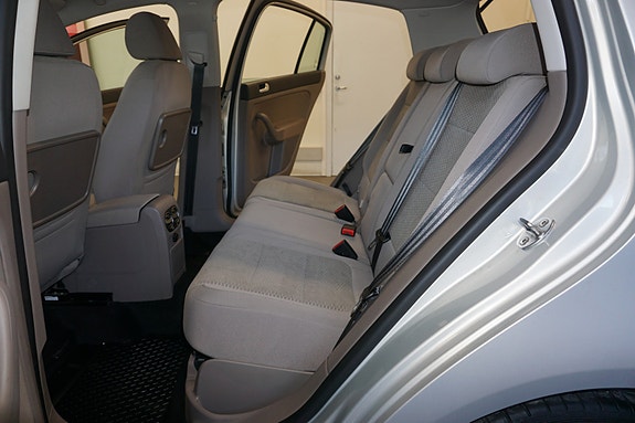 Volkswagen Golf Plus 27 of 30