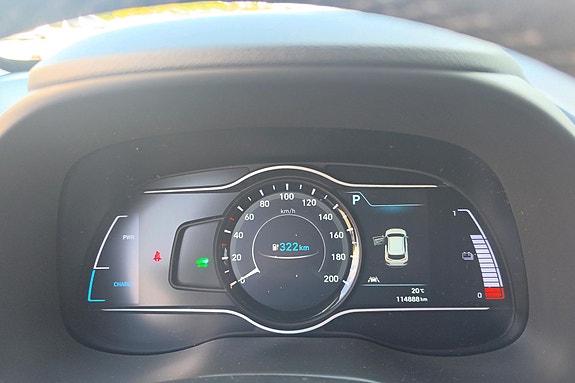 Hyundai Kona 14 of 30