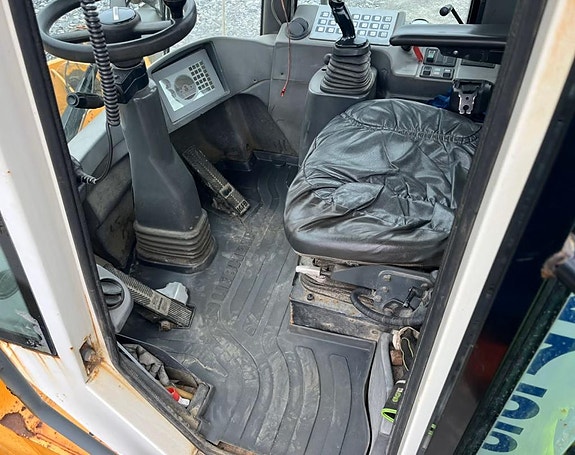 Liebherr L580 4 of 5