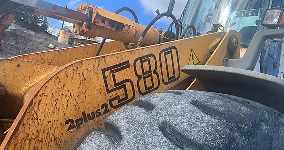 Liebherr L580 2 of 5