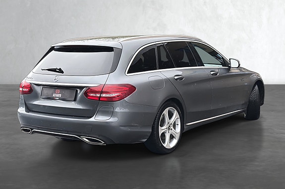 Mercedes-Benz 3 of 24