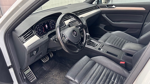 Volkswagen Passat Alltrack 15 of 30