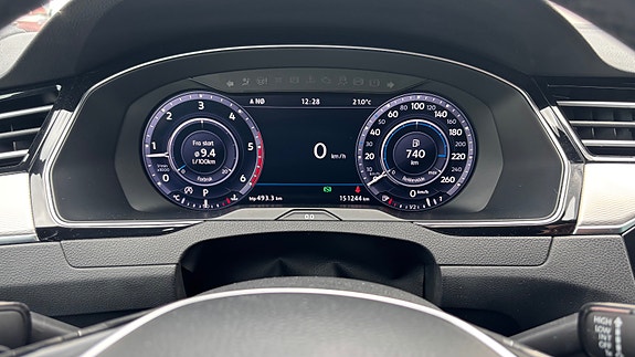 Volkswagen Passat Alltrack 28 of 30