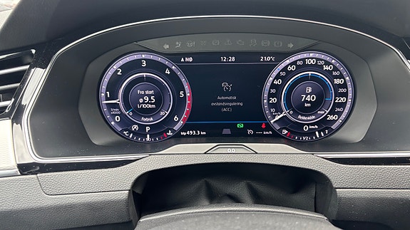 Volkswagen Passat Alltrack 29 of 30