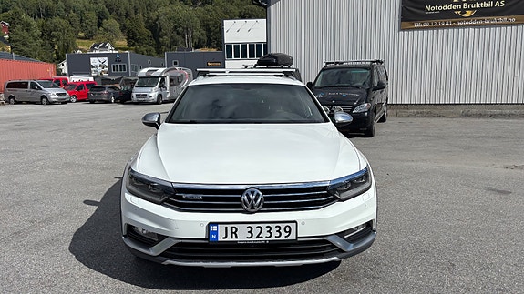 Volkswagen Passat Alltrack 7 of 30