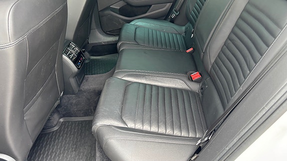 Volkswagen Passat Alltrack 19 of 30