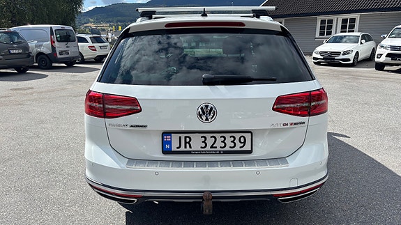 Volkswagen Passat Alltrack 4 of 30