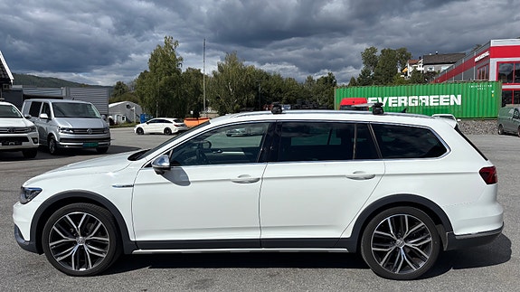 Volkswagen Passat Alltrack 6 of 30