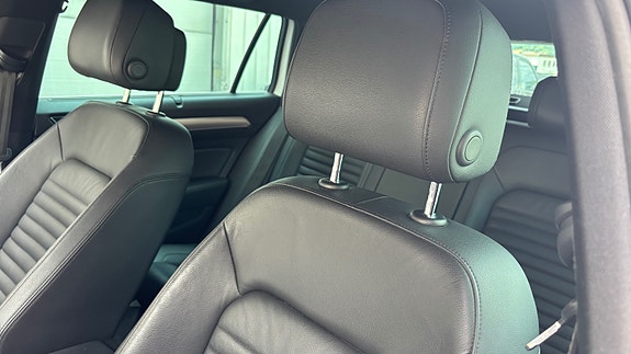 Volkswagen Passat Alltrack 16 of 30