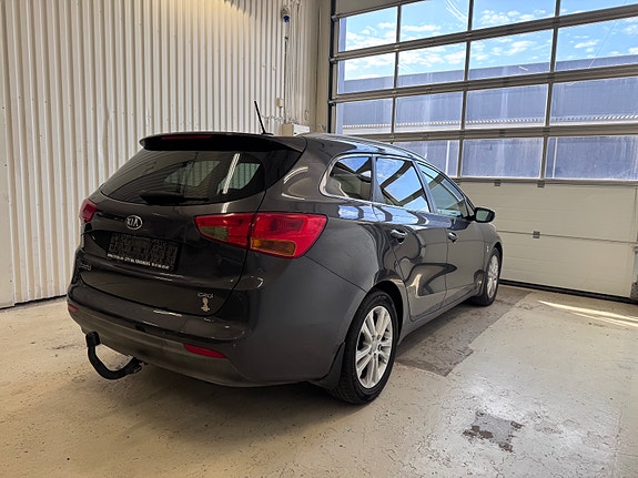 Kia Ceed 4 of 28