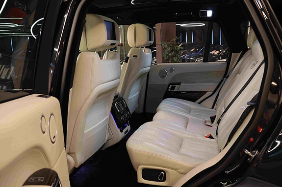 Land Rover Range Rover 26 of 30