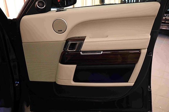 Land Rover Range Rover 13 of 30