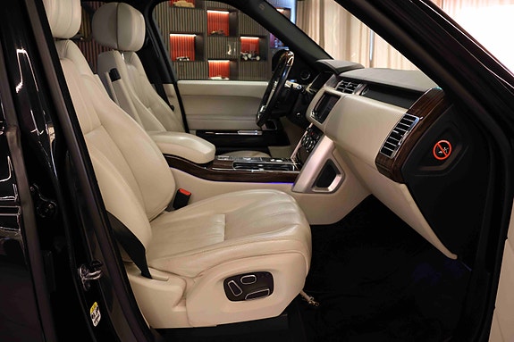 Land Rover Range Rover 11 of 30