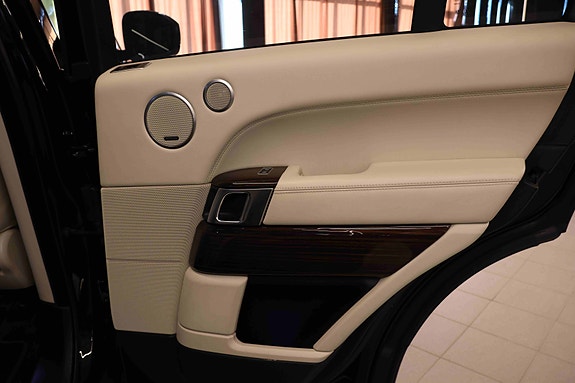 Land Rover Range Rover 22 of 30