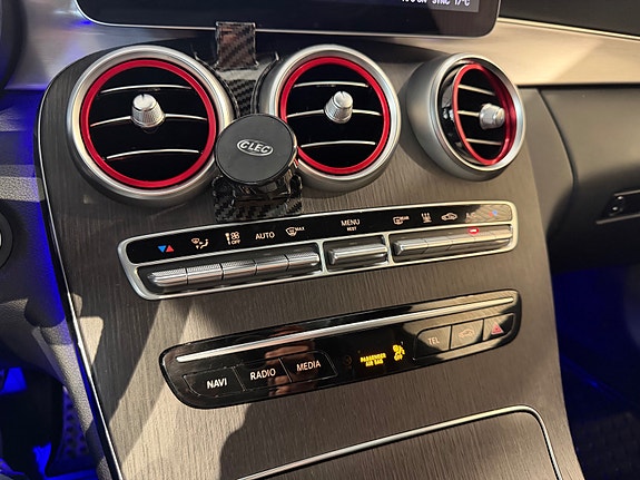 Mercedes-Benz C200 25 of 30