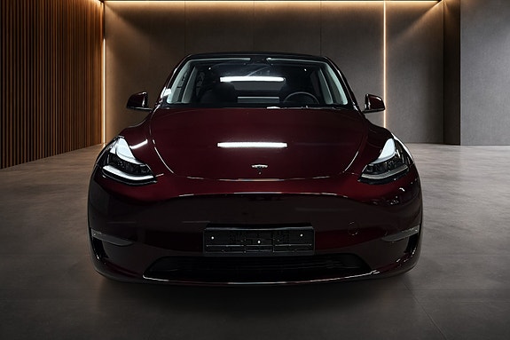 Tesla Model Y 11 of 30