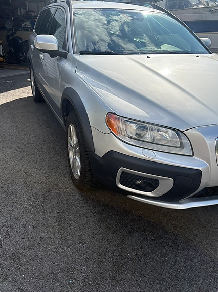 Volvo XC70 4 of 19